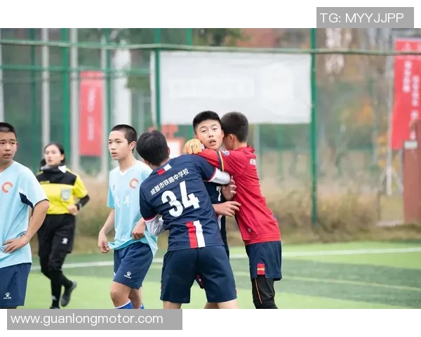 成都业余足球球星的成长之路与草根舞台上的荣耀追逐