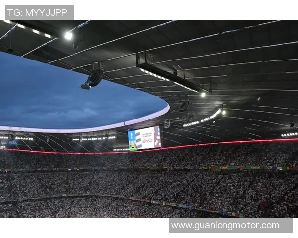 绿茵场上巨星相遇真情握手见证友谊与尊重 绿茵场上巨星相遇真情握手见证友谊与尊重